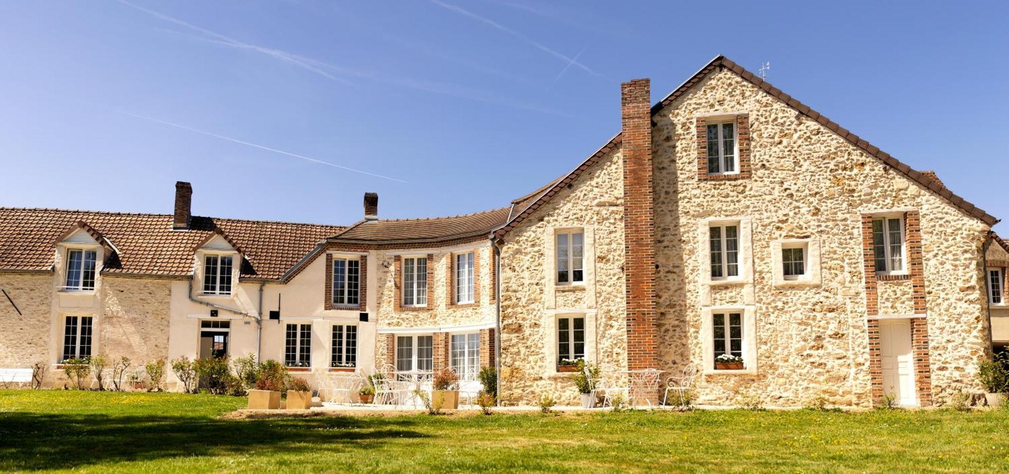 Le Petit Chateau Baye  Exteriör bild