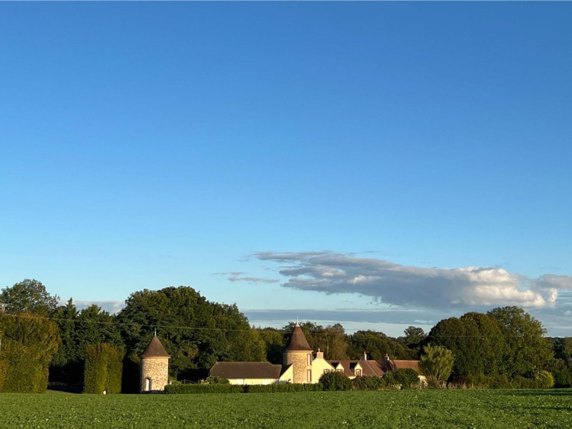 Le Petit Chateau Baye  Exteriör bild