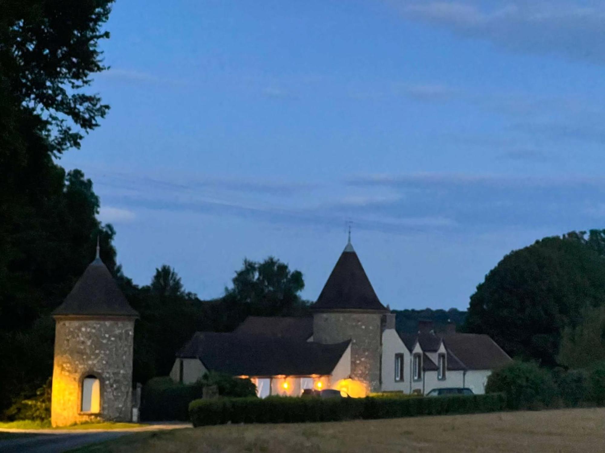 Le Petit Chateau Baye  Exteriör bild